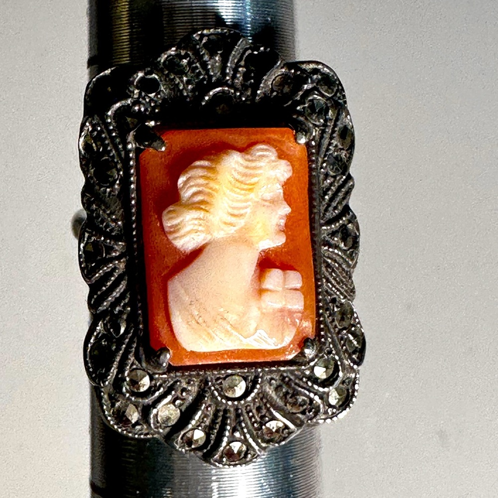 AUTHENTIC 1920-30’s 4.75 Sterling Silver Marcasite Cameo Ring